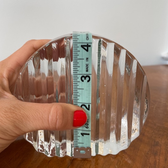 Ice Block Ribbed Flat and Round Glass Bud Vase - Picture 8 of 10